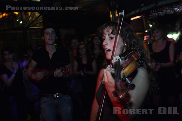 LADYBIRD LALA BAND - 2007-10-12 - PARIS - La Fleche d'Or - 